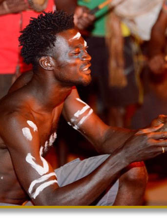 Παρακολουθούμε τελετή Bwiti 