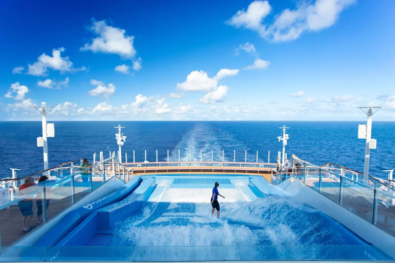 Το FlowRider στο κρουαζιερόπλοιο Voyager of the Seas 