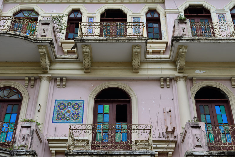 Το πολύχρωμο Σαντιάγο ντε λος Καμπαγιέρος