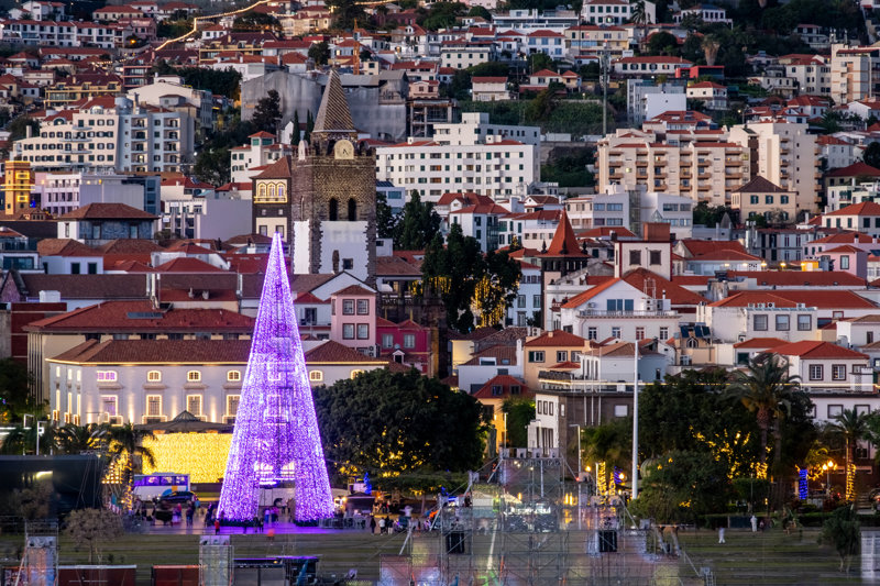 ΦΟΥΝΤΣΑΛ (πτήση επιστροφής) – άφιξη στην ΑΘΗΝΑ/ΘΕΣΣΑΛΟΝΙΚΗ/ΛΑΡΝΑΚΑ