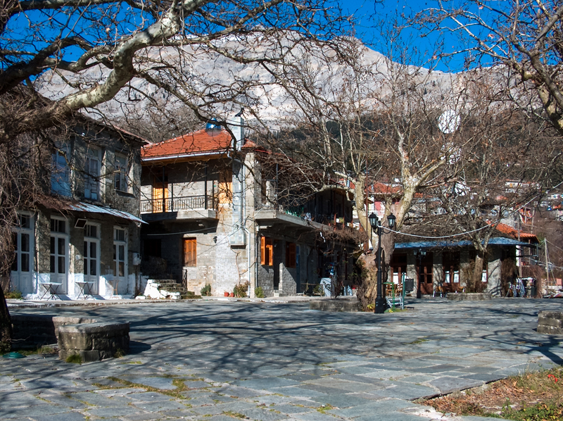 Χριστούγεννα στα Μαστοροχώρια -  Εκεί που η σμίλη ζωντανεύει την πέτρα