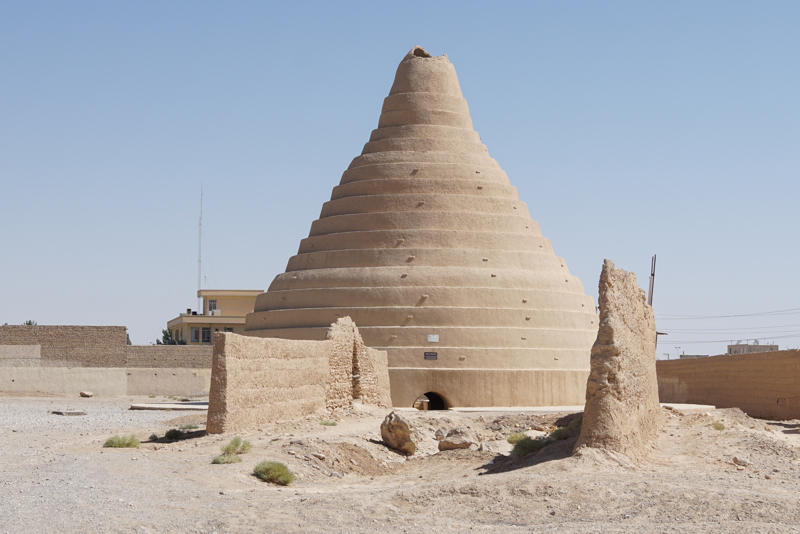 Το  τοπικό «γιακτσάλ» ή Ice House