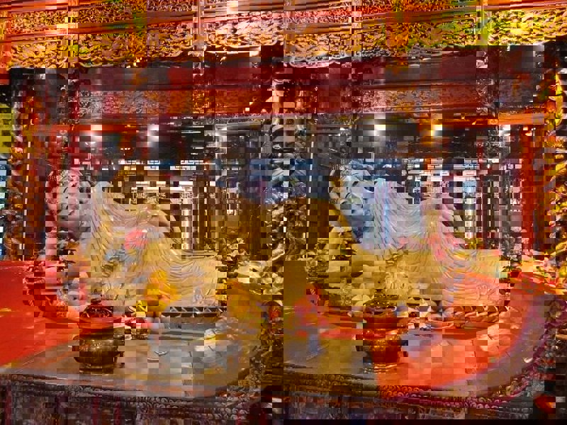 Επίσκεψη στον Ναό του Jade Buddha