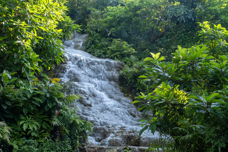 Ο καταρράκτης "που κολλάει"