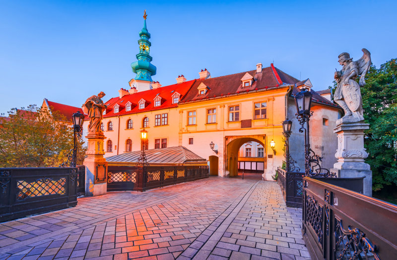 Βιέννη – Μπρατισλάβα – Βιεννέζικα δάση/Μάγιερλινγκ – Μπάντεν – Βιέννη 