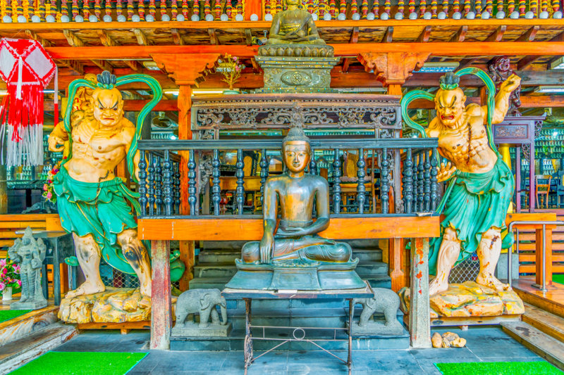 ΚΟΛΟΜΠΟ – πτήση επιστροφής