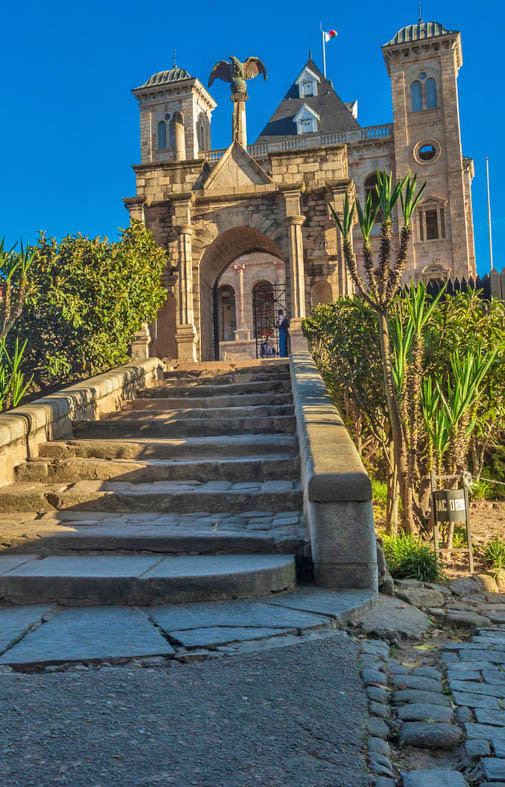 Περιηγούμαστε στην πρωτεύουσα Ανταναναρίβο