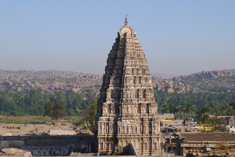 Επισκεφθείτε το πανέμορφο ναό Μπριχαντεσβάρα