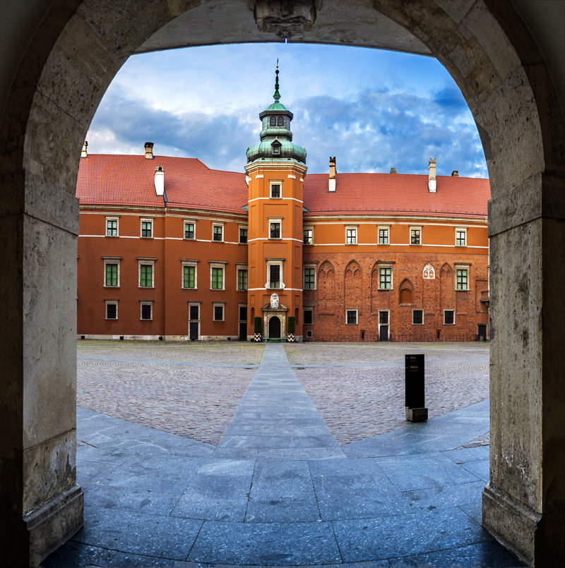 Βαρσοβία, μια πόλη - μνημείο