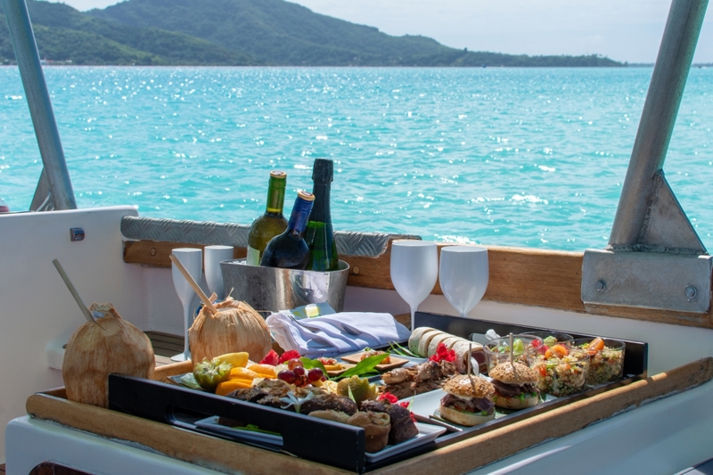 Γεύμα στη θάλασσα