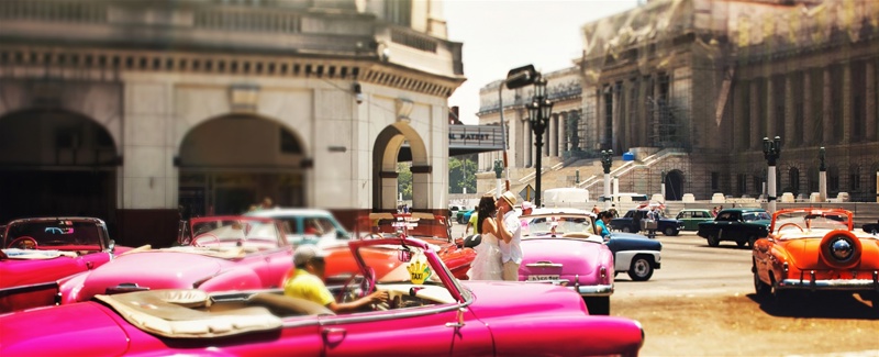 Βόλτα με κλασσικά αυτοκίνητα στην Αβάνα