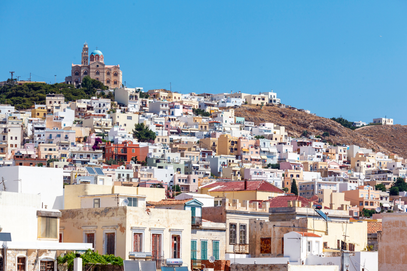 Περιηγηθείτε στην όμορφη Ερμούπολη