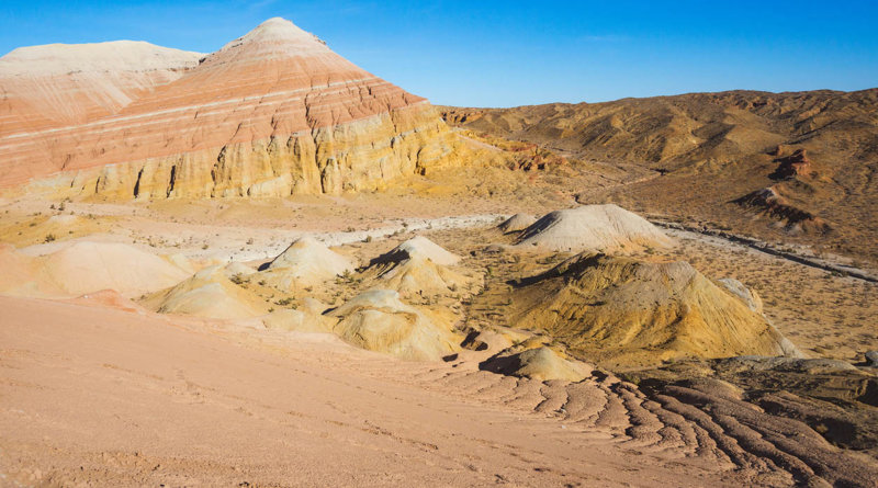 Πεζοπορία στα σεληνικά Όρη Ακτάου 