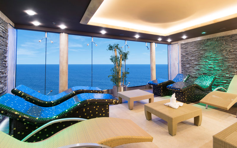 Πισίνες και υπηρεσίες ευεξίας 