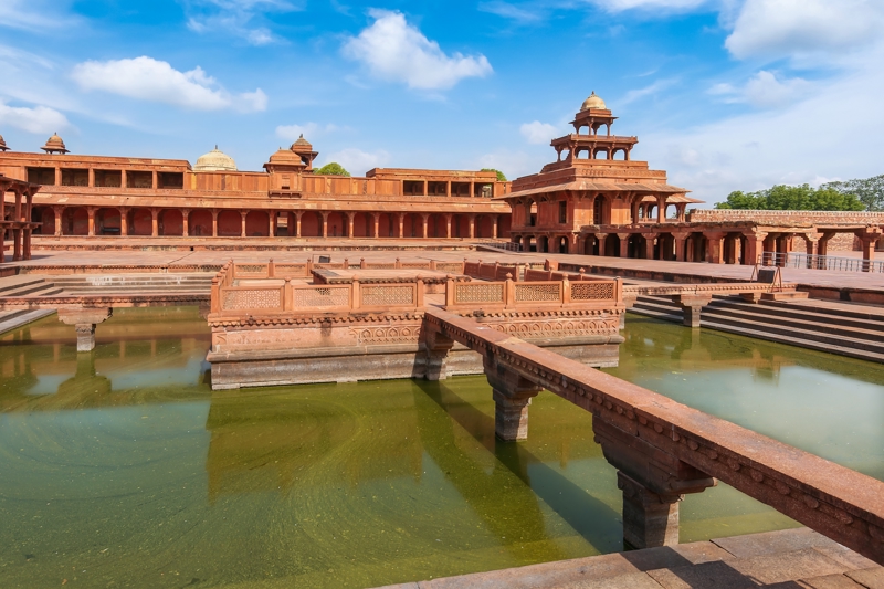 Φατεχπούρ Σικρί, η κόκκινη Καστροπολιτεία του Άκμπαρ