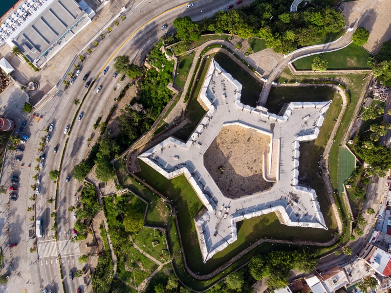 Άφιξη σε ΑΘΗΝΑ/ΘΕΣΣΑΛΟΝΙΚΗ/ ΛΑΡΝΑΚΑ