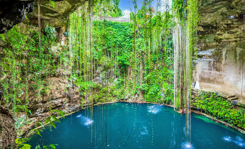 Απολαμβάνουμε απίθανο μπάνιο σε cenota!