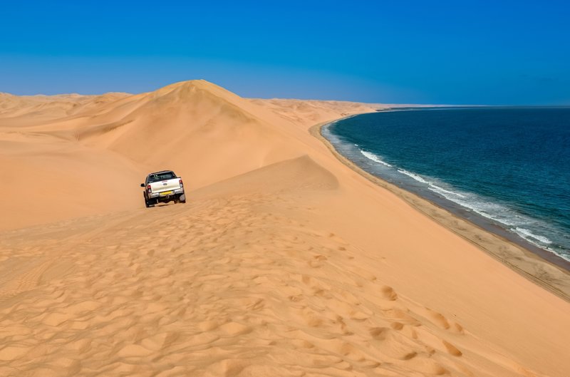 ΣΒΑΚΟΠΜΟΥΝΤ: εκδρομή στους αμμόλοφους και τους υγροβιότοπους του SANDWICH HARBOUR 
