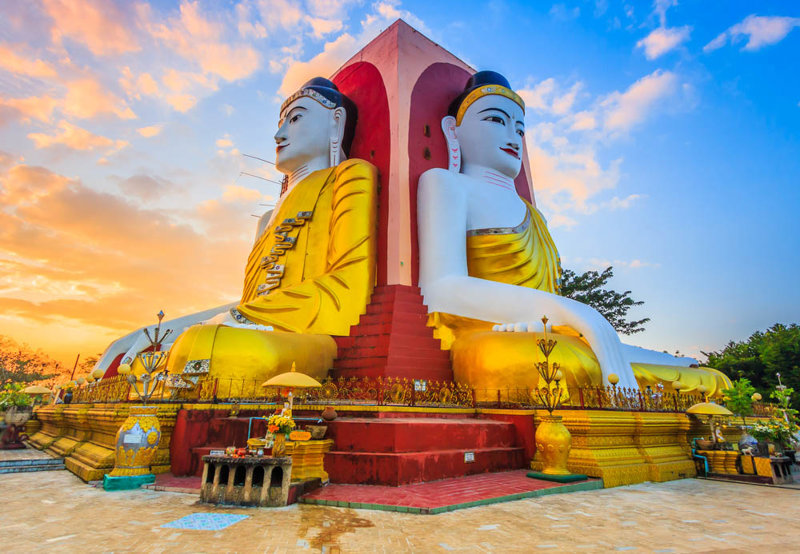 Το άγαλμα του Τετρακαθισμένου Βούδα