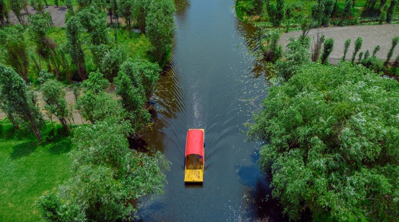 Bαρκάδα στα κανάλια του Χοτσιμίλκο