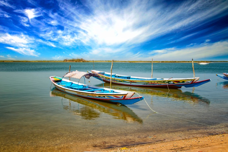 Πλεύση με πιρόγα στον ποταμό Σαλούμ