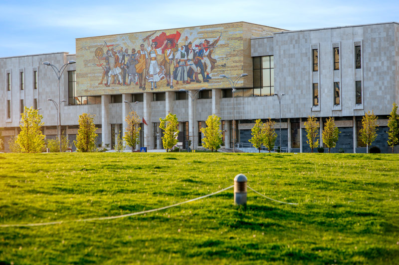 Ξεναγηθείτε στα Τίρανα