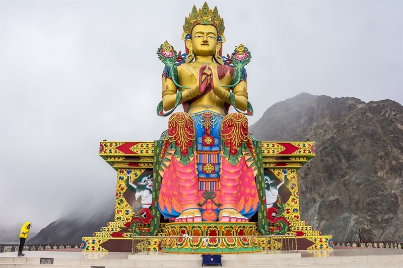 Το άγαλμα του Budha Maitreya