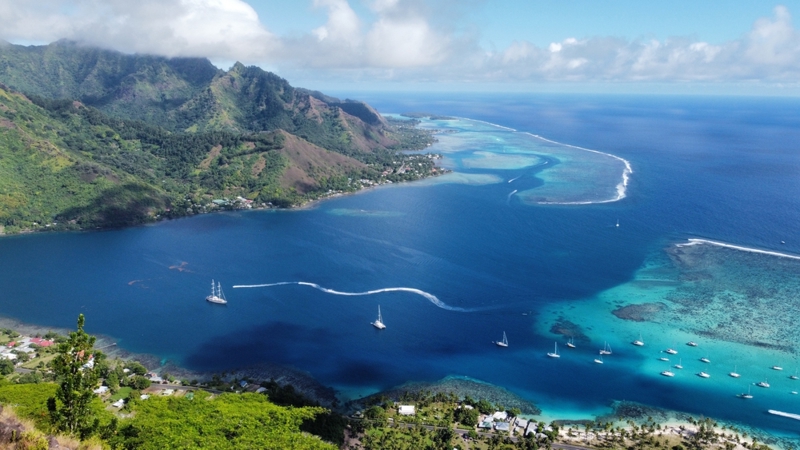 Άφιξη στην Παπεέτε – ακτοπλοϊκώς για Μουρέα – εκδρομή με 4x4