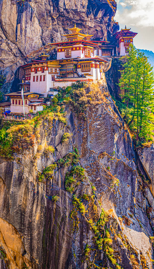 Επίσκεψη στο βουδιστικό μοναστήρι Τακτσάνγκ 