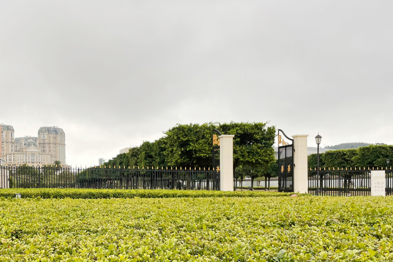 Η ιστορική πύλη Barrier