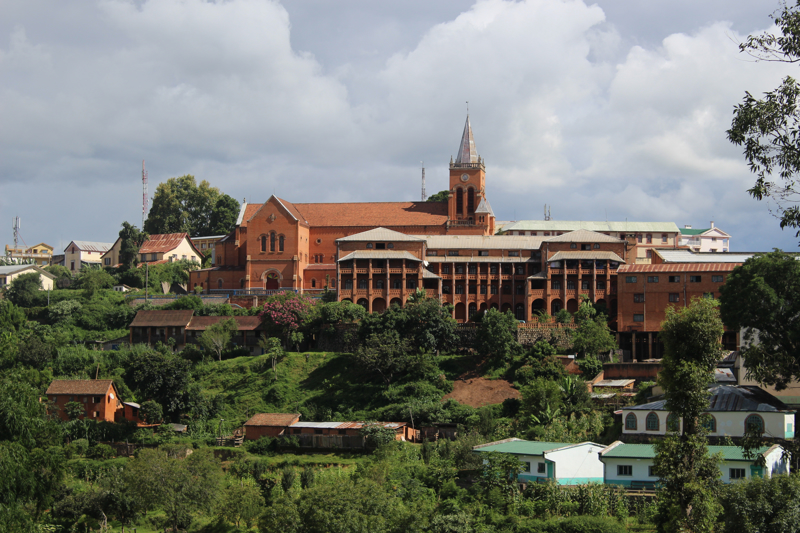 Γνωριμία με την Αμποσίτρα