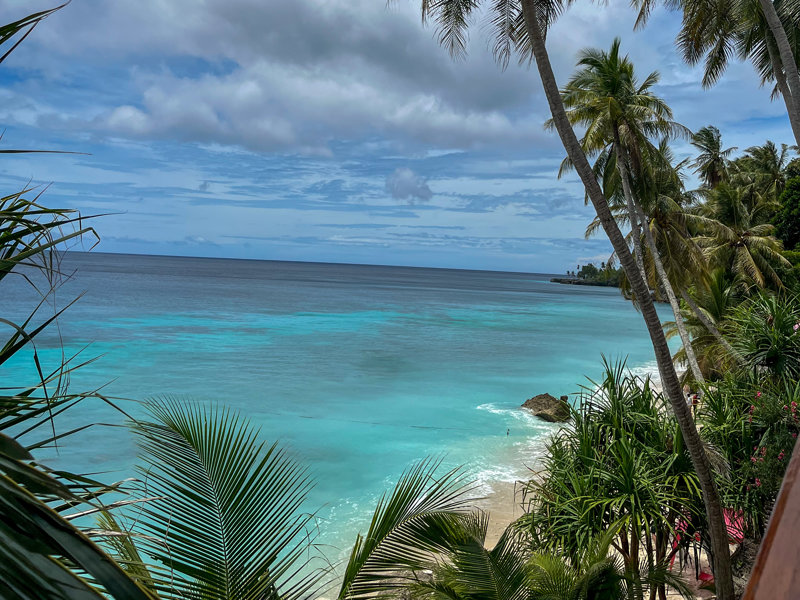 Oι εξωτικές παραλίες Μπούνι  και Ντρούντε