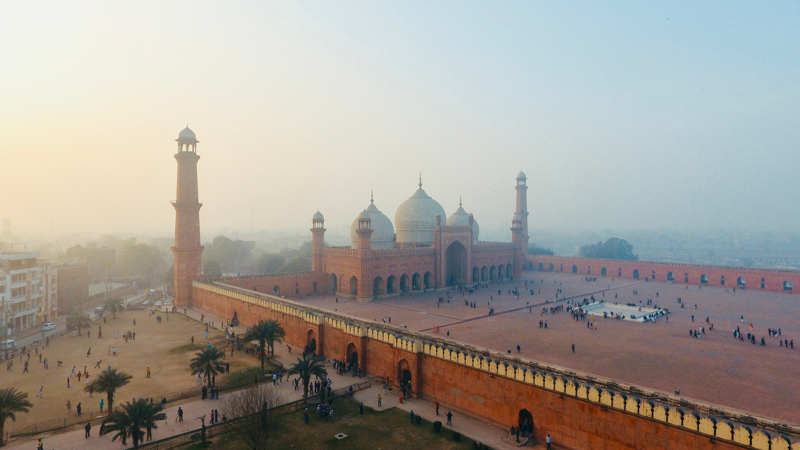 ΛΑΧΟΡΗ: Ξενάγηση στη πόλη 