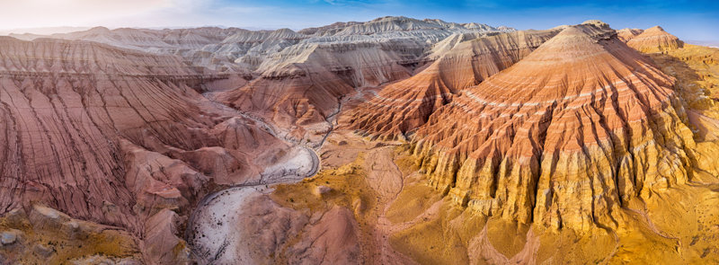 Η Ακτάου και τα Λευκά Ορη της 