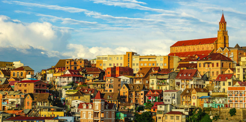 ΝΤΟΥΜΠΑΪ – πτήση για ΑΝΤΑΝΑΝΑΡΙΒΟ (ΤΑΝΑ)