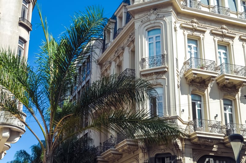  ΑΘΗΝΑ/ΘΕΣΣΑΛΟΝΙΚΗ/ΛΑΡΝΑΚΑ – ΜΟΝΤΕΒΙΔΕΟ (πτήση)