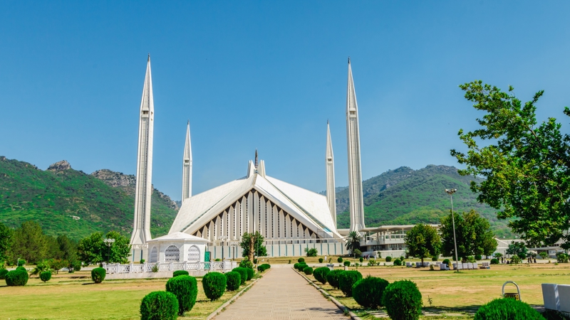 Επισκεπτόμαστε το επιβλητικό Τέμενος Φαϊζάλ (Shah Faisal Mosque)