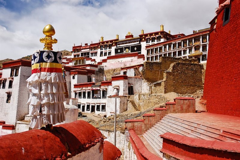 Θαυμάστε εντυπωσιακά μοναστήρια, στούπες και ναούς.