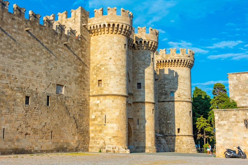 Ένα πλήρες και πλούσιο πρόγραμμα του Versus