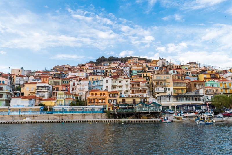 Επίσκεψη σε αποστακτήριο ούζου στο Πλωμάρι