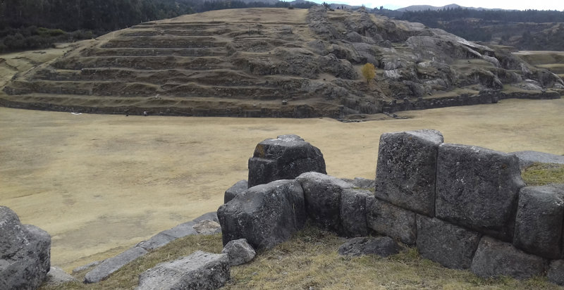 Αναπαράσταση τελετής στον ιερό χώρο του Σαξαχουαμάν