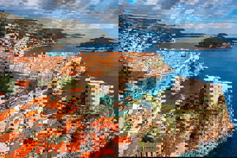 ΑΘΗΝΑ/ΘΕΣΣΑΛΟΝΙΚΗ/ΛΑΡΝΑΚΑ – ΝΤΟΥΜΠΡΟΒΝΙΚ (ξενάγηση)