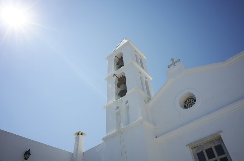 Tήνος και αιγαιοπελαγίτικο λευκό