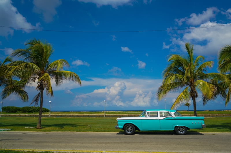 Βόλτα με αυτοκίνητα του '50 στην Αβάνα