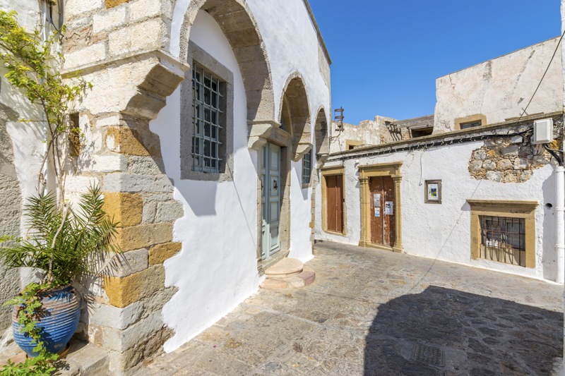  Γύρος του νησιού – Μονή Ευαγγελισμού – Αρχοντικό Σημαντήρη – Μοναστήρι Ζωοδόχου Πηγής – Κάμπος 