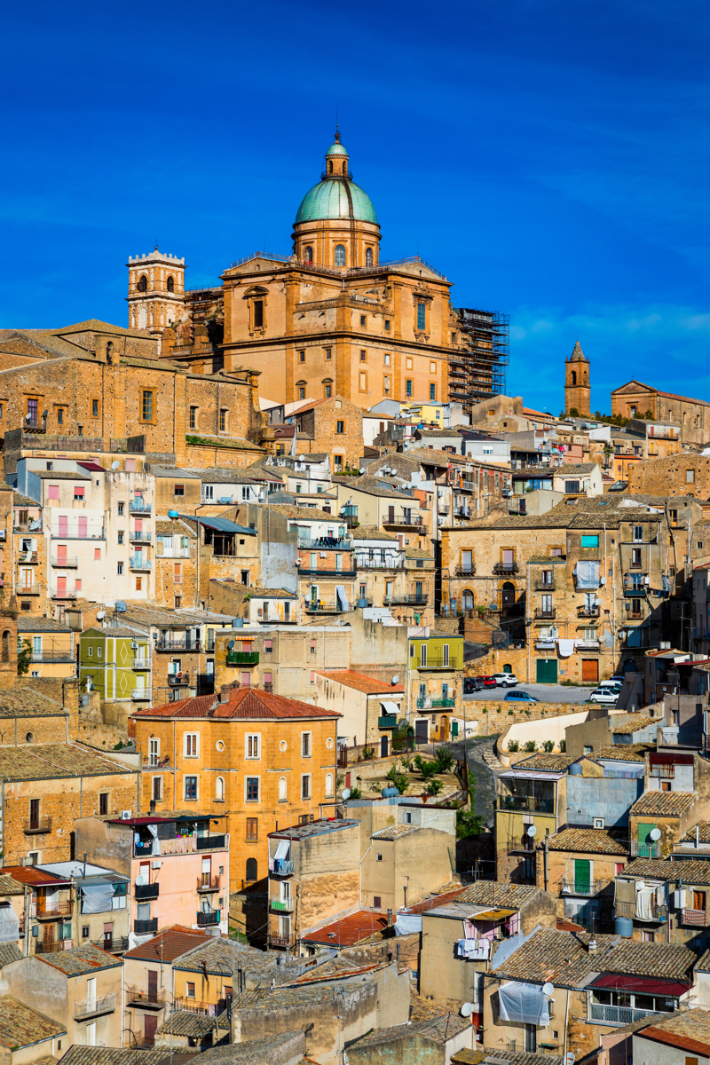 Τρεις διανυκτερεύσεις στην Έννα