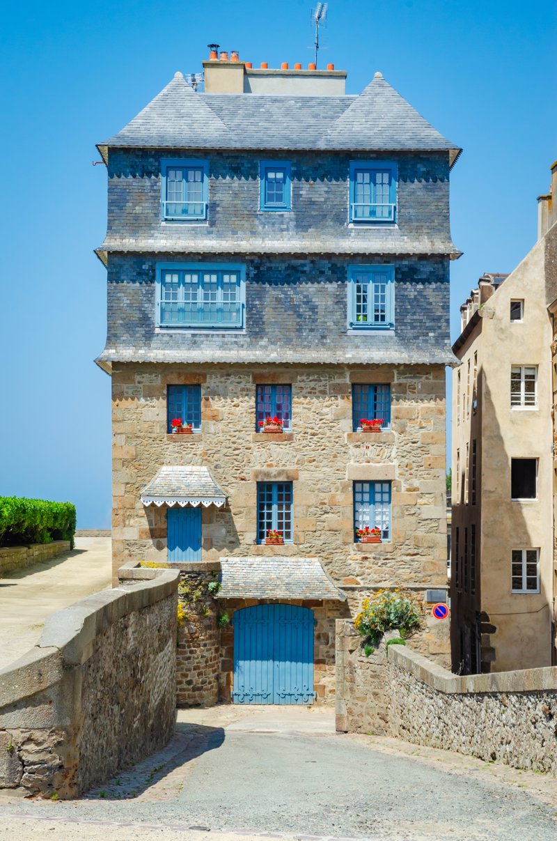 Δύο διανυκτερεύσεις στο Σαιν Μαλό