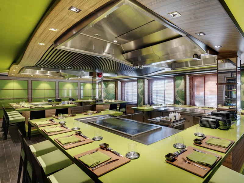 Εστιατόριο στο κρουαζιερόπλοιο MSC Bellissima