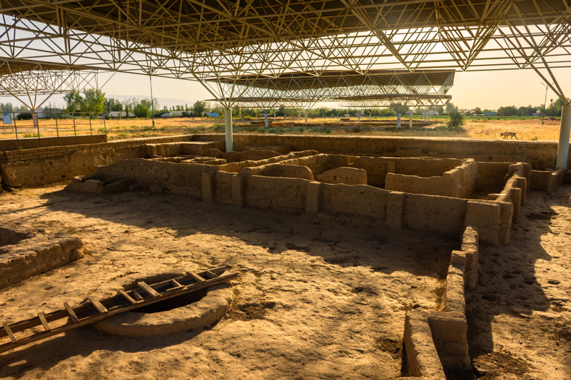 Επίσκεψη στον αρχαιολογικό χώρο Σαράζμ