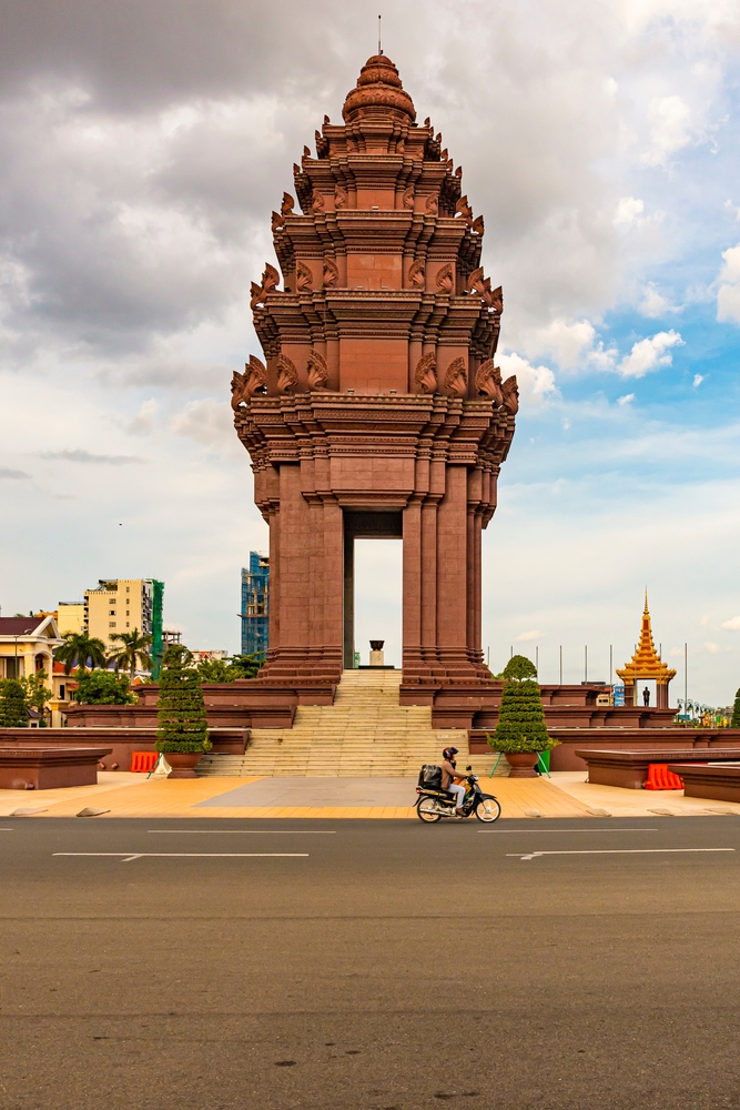 Πτήσεις για Πνομ Πενχ και επιστροφή από Ανόι 